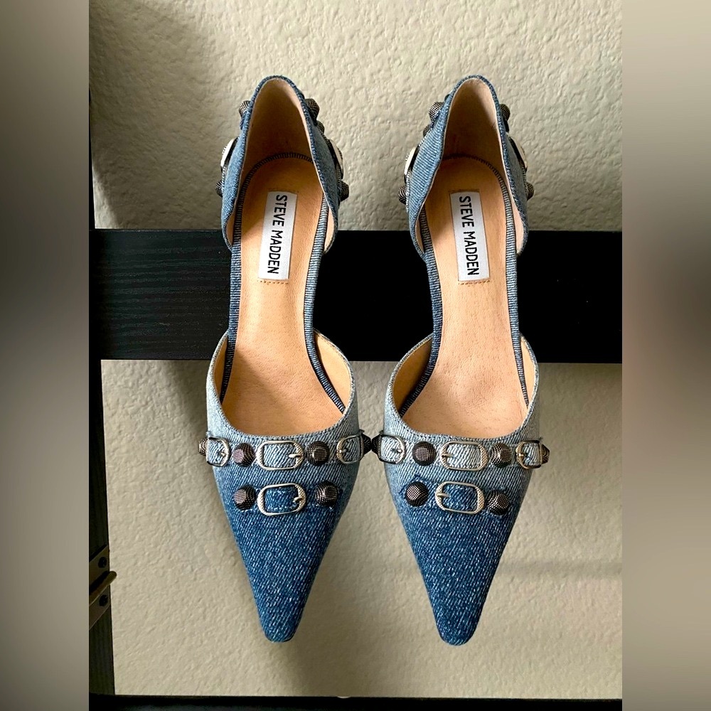 Steve Madden Stiletto Blue Buckle 6.5